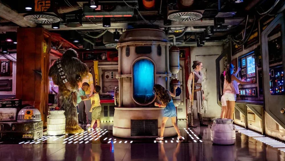 Disney Wish, Star Wars: Cargo Bay