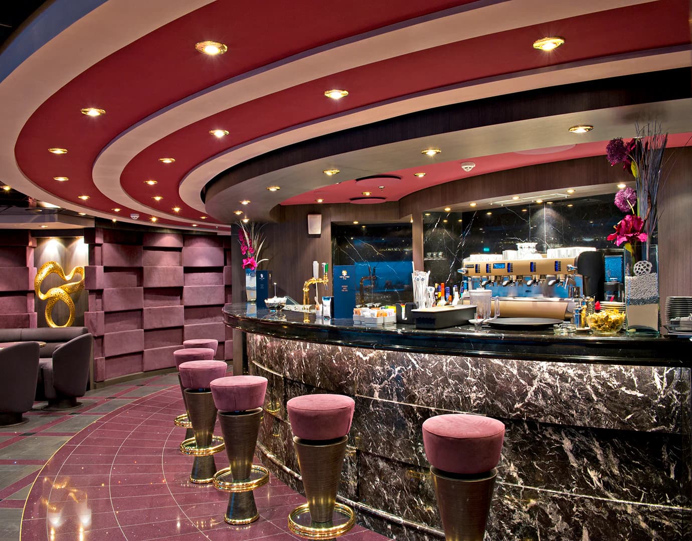 MSC Divina lounge 