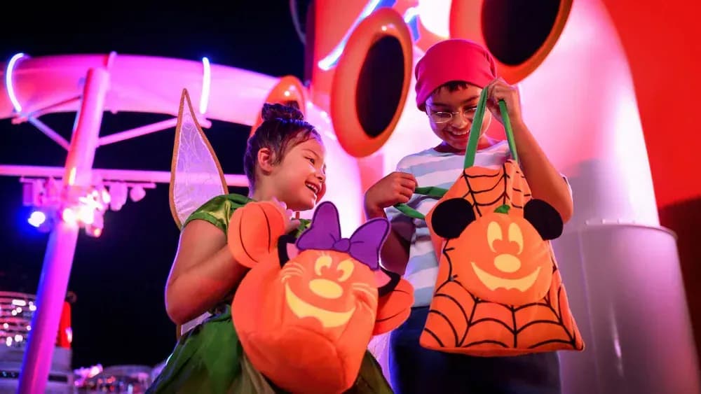 Disney Wish, Halloween at Seas