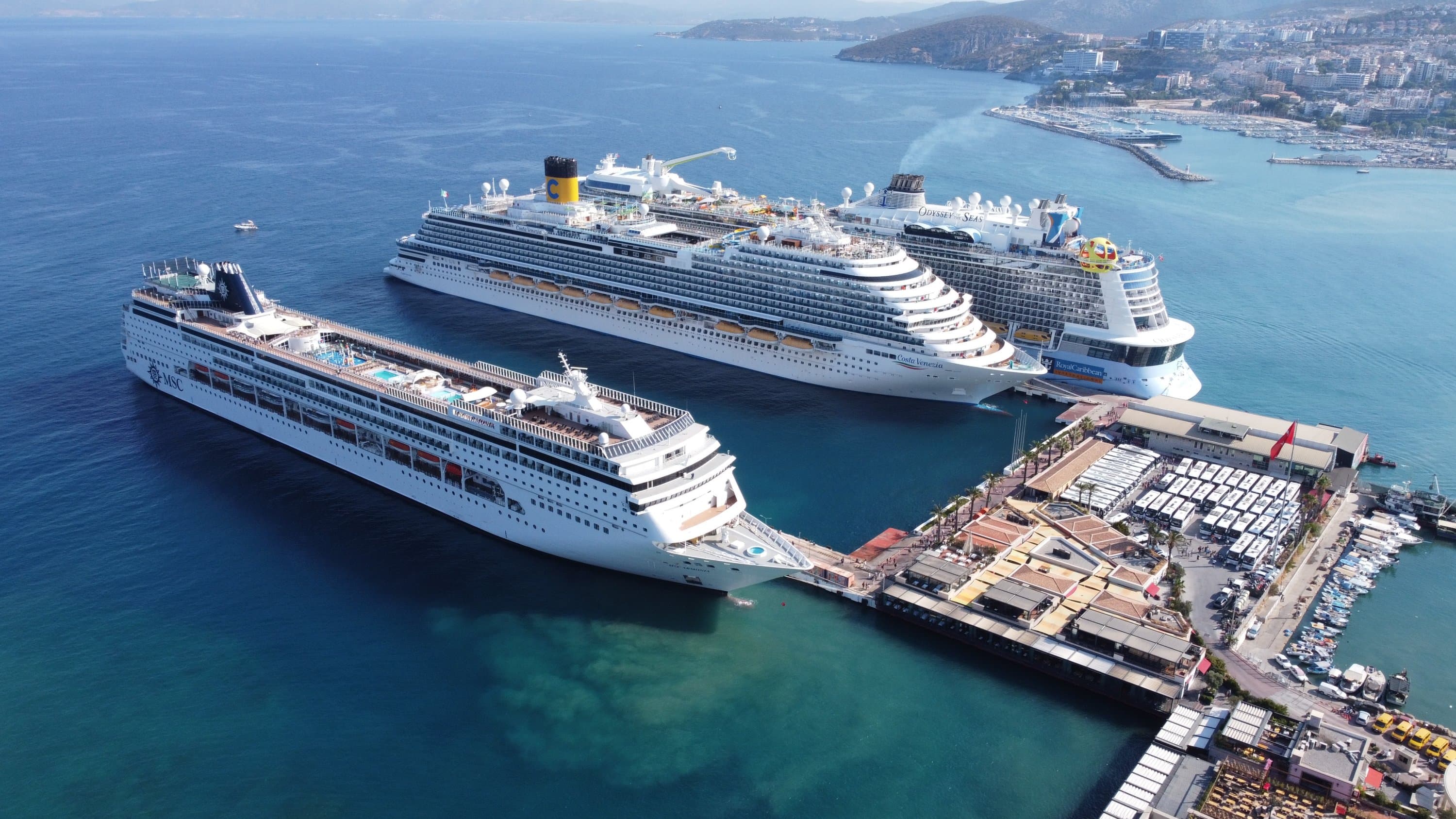 cruiseships at port , cruise travel blog