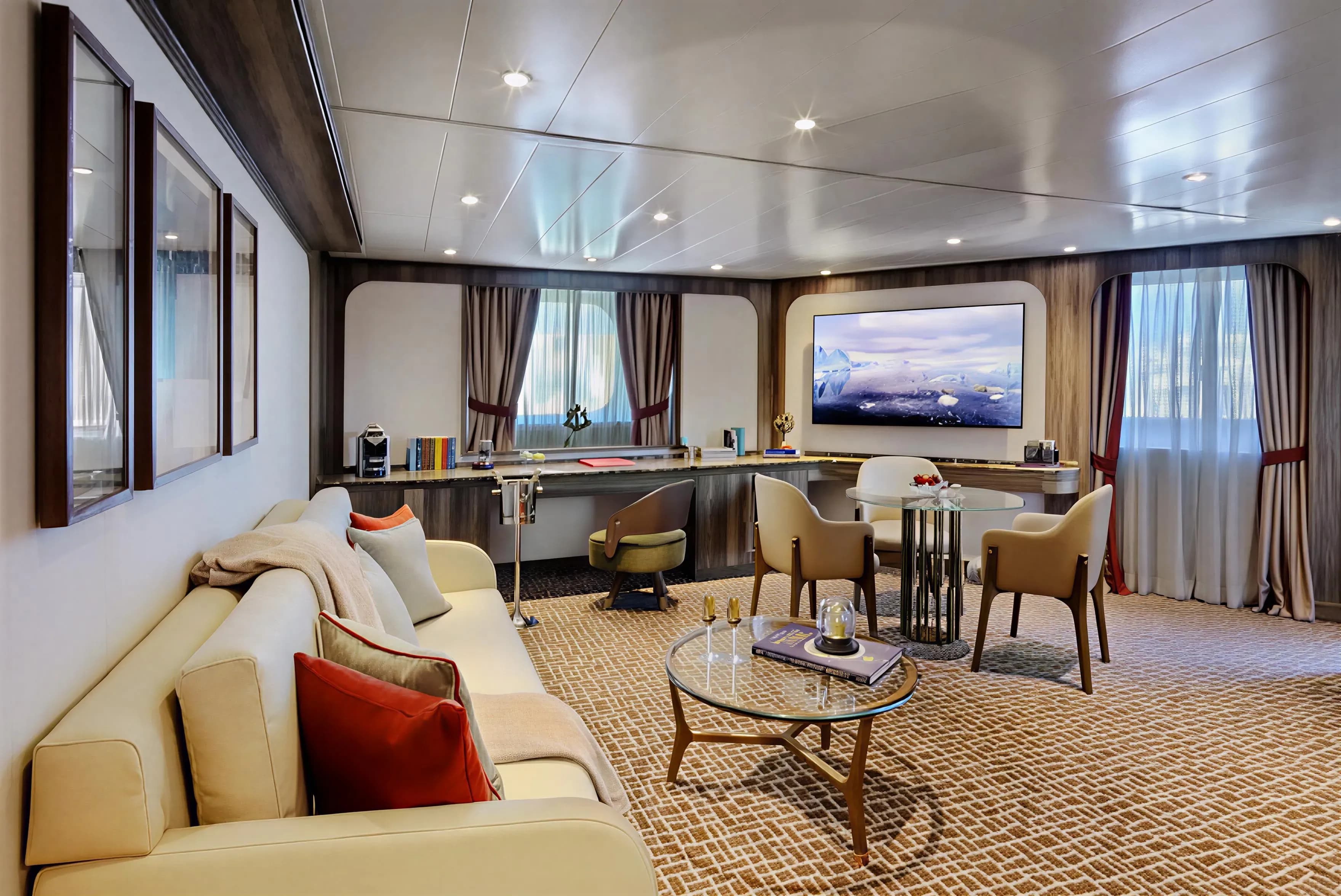 Seabourn Venture, Owner’s Suite 
