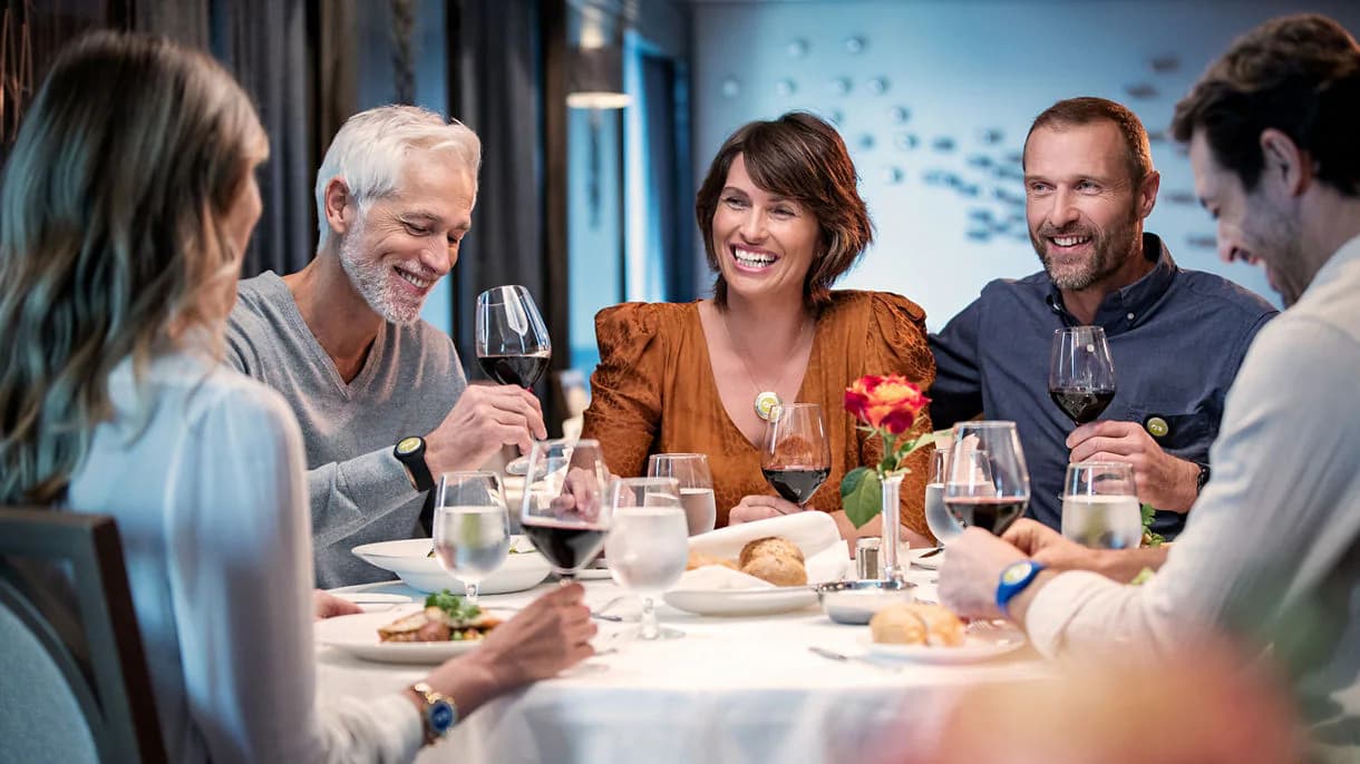 Dinning on Norwegian sky