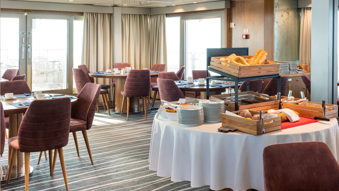 Dining Area Variety Ship 