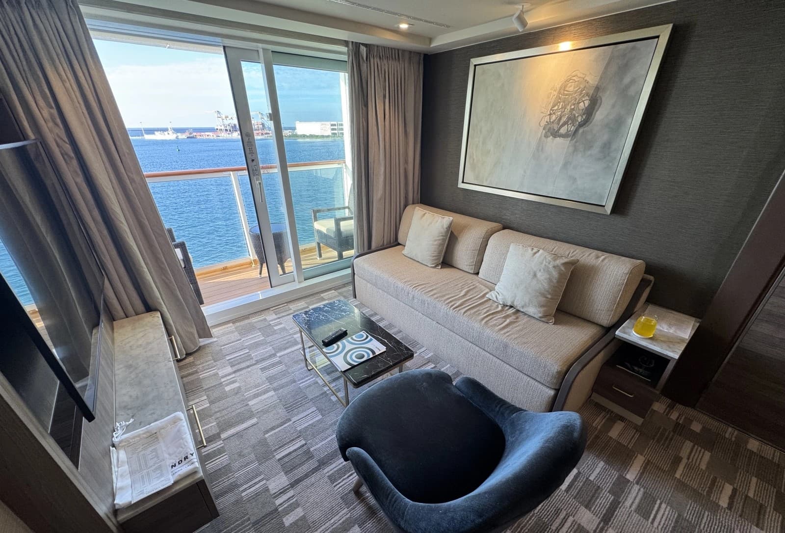 Penthouse with Balcony Norwegian Spirit 