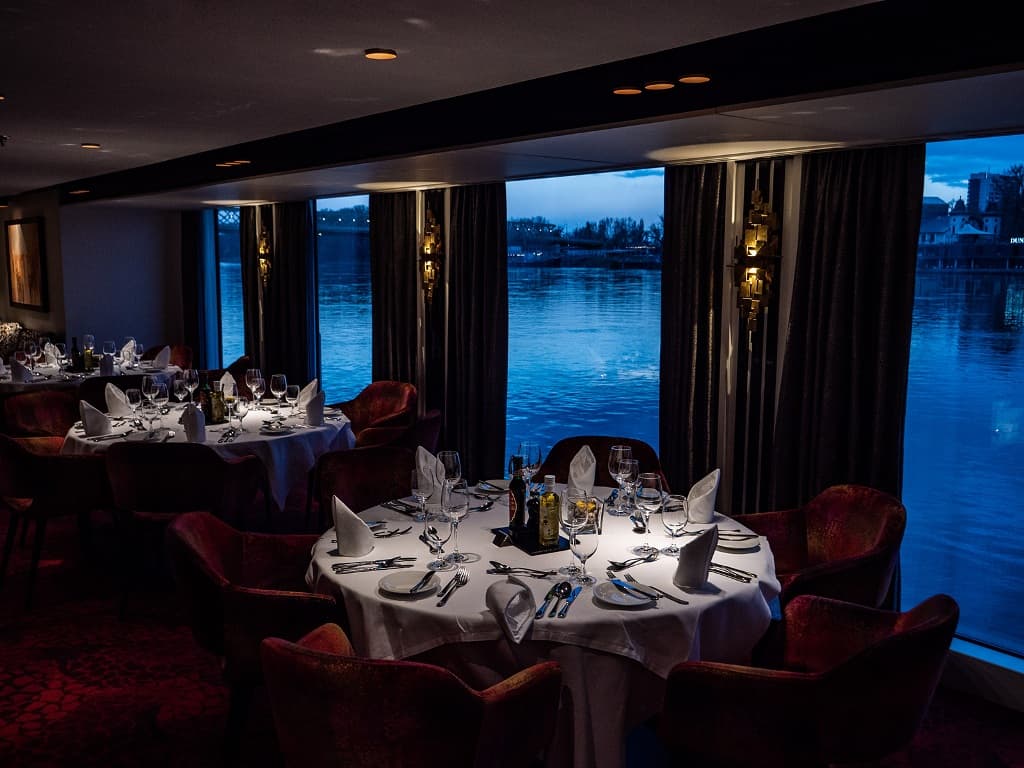 Amawaterways Amamagna Dinning & Food