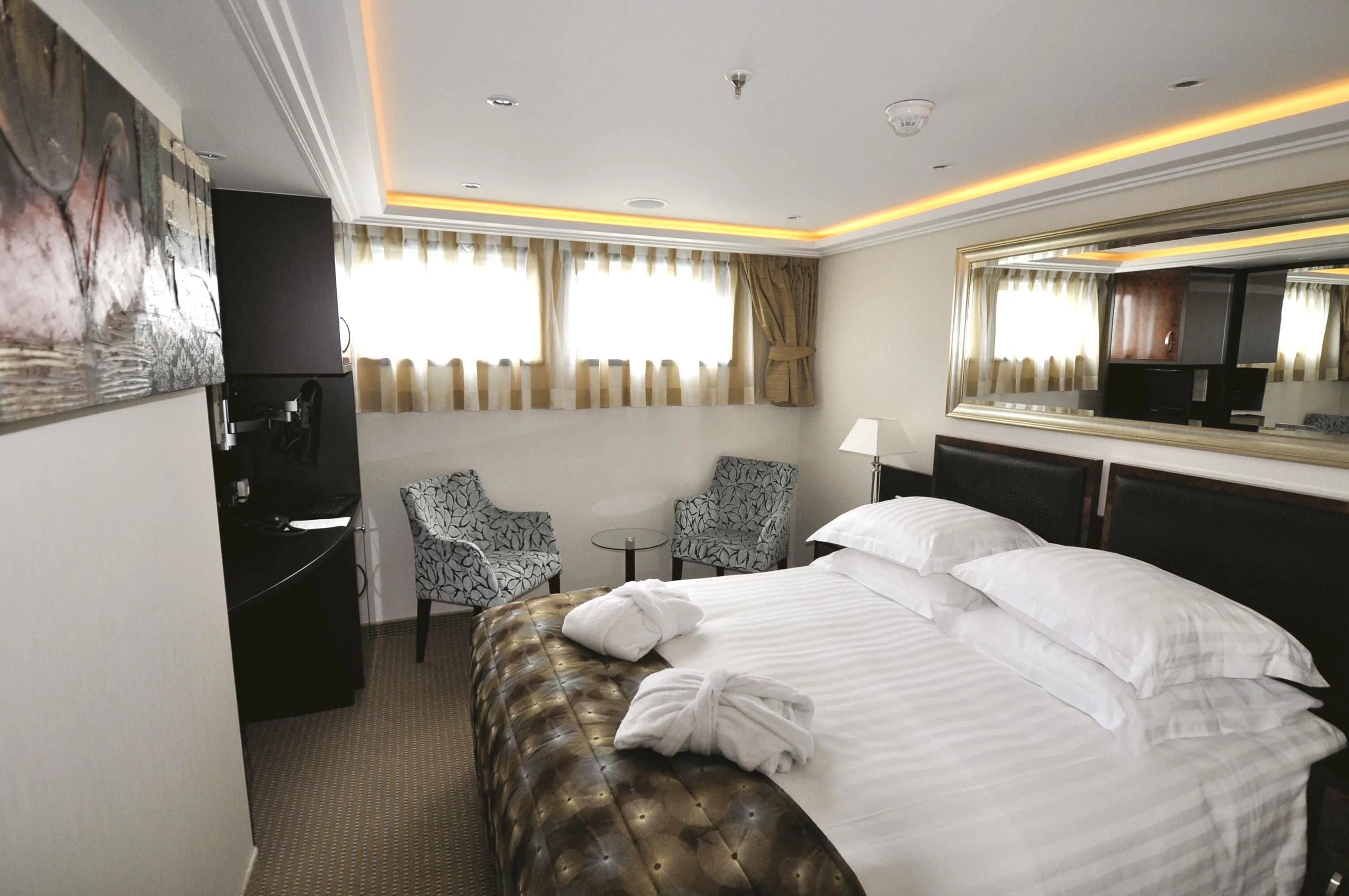 amawaterways amaverde fixed window cabin