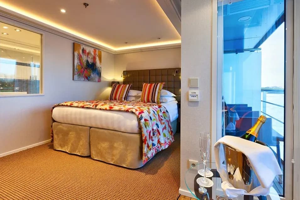 AmaWaterways AmaSerena AB stateroom