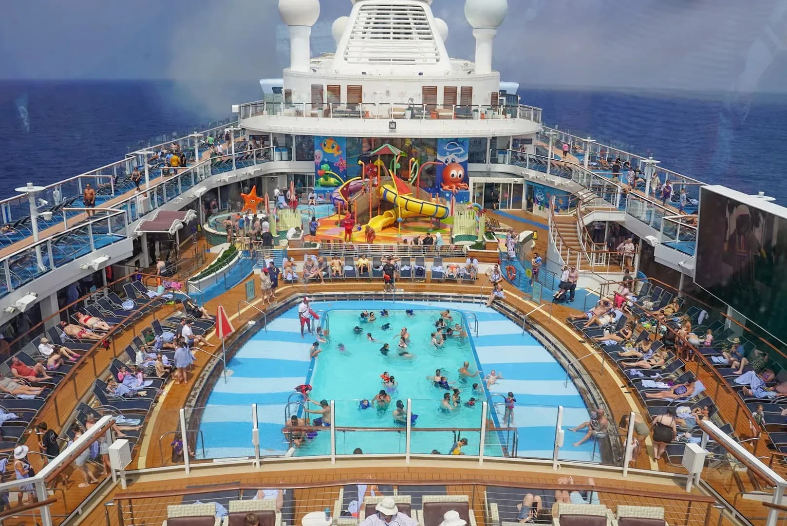 ovation of the seas pool deck
