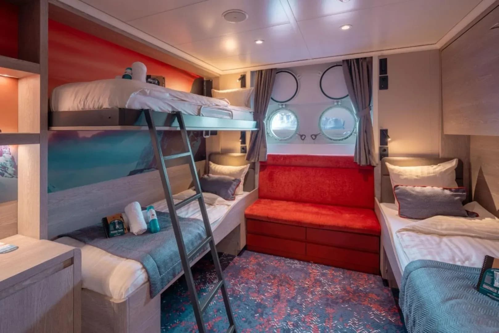 Oceanwide Expeditions - M/V Hondius, Triple Porthole