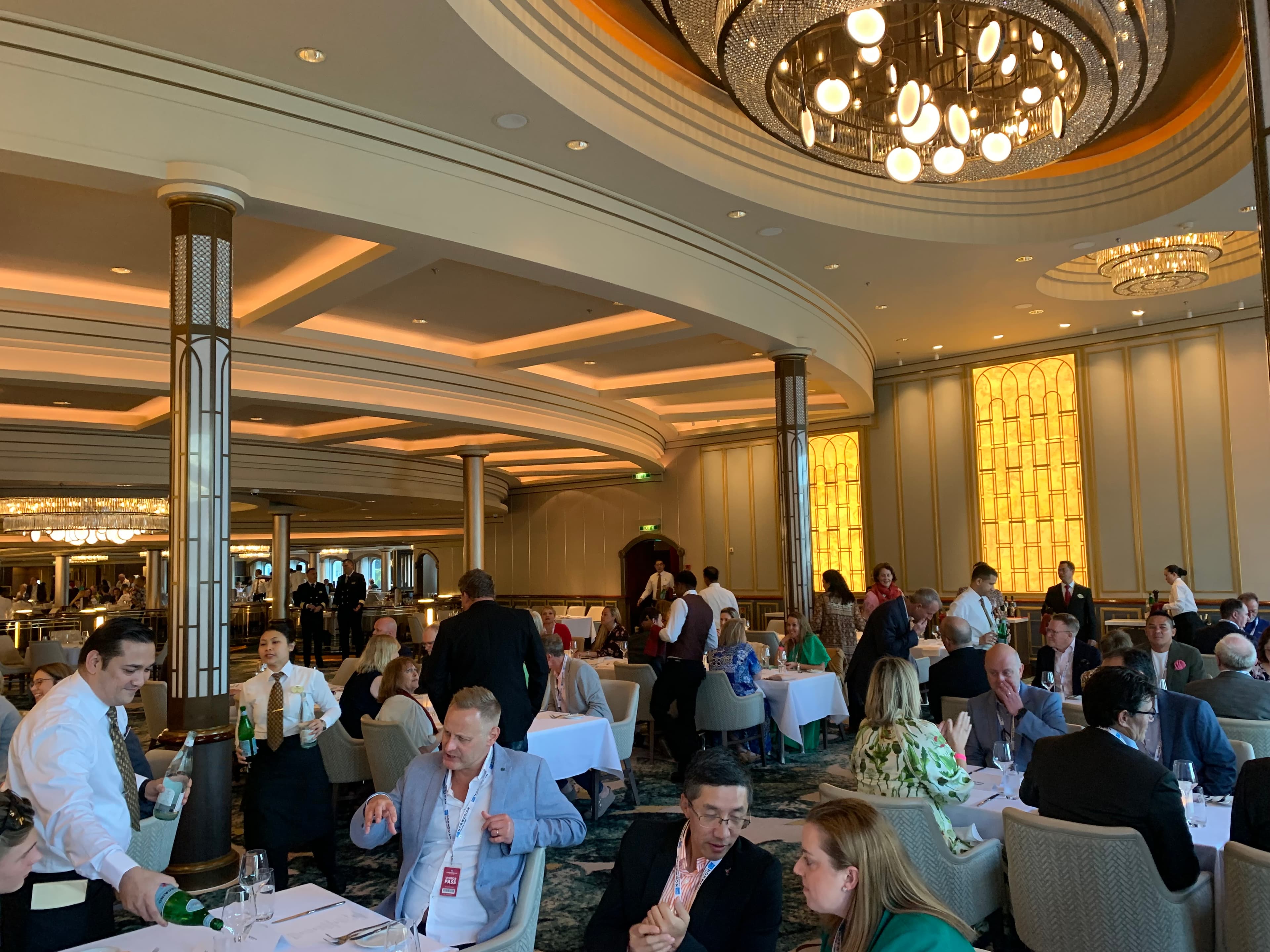 Norwegian Spirit Dining 