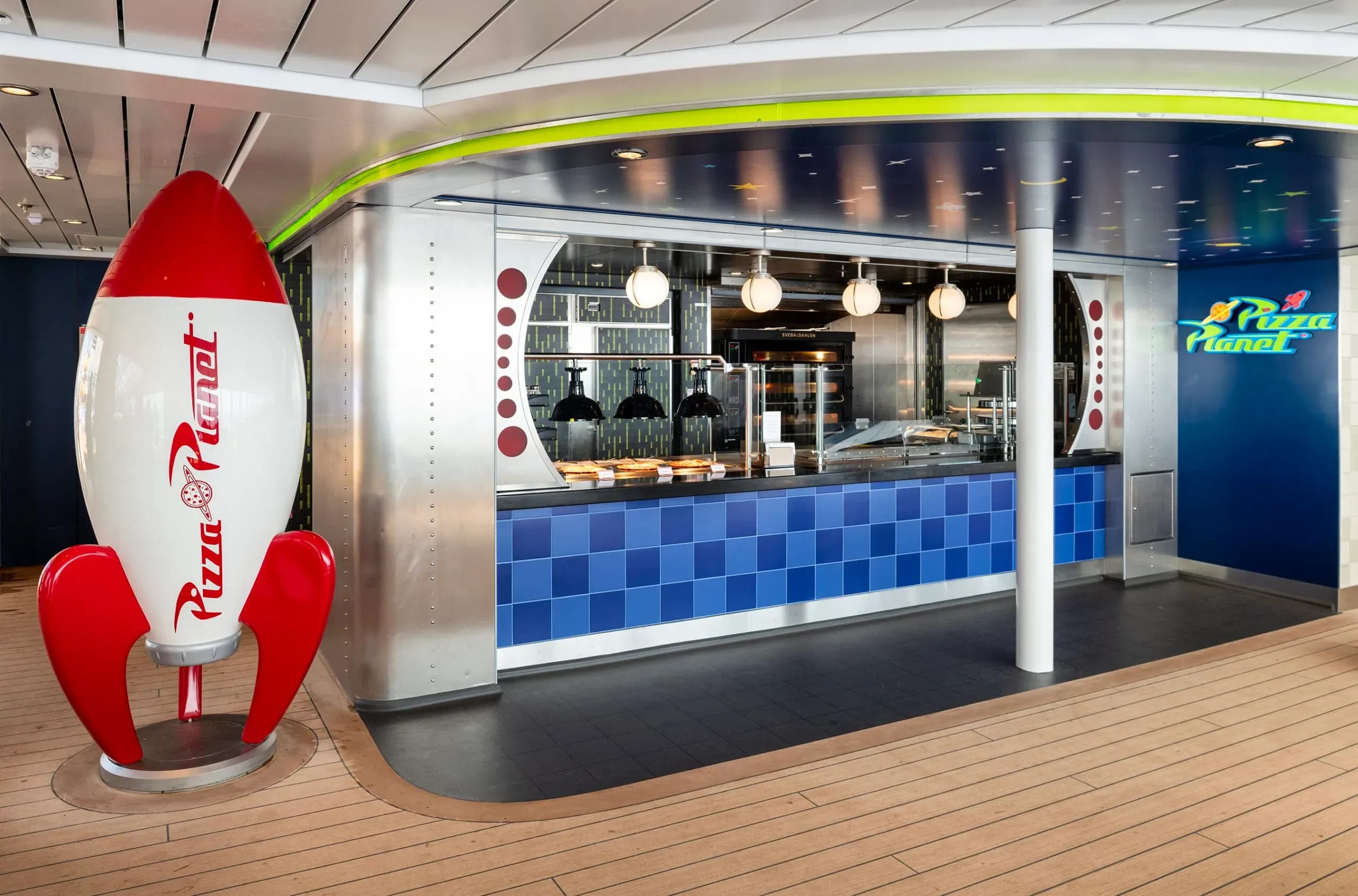 Disney Adventure, Dining 