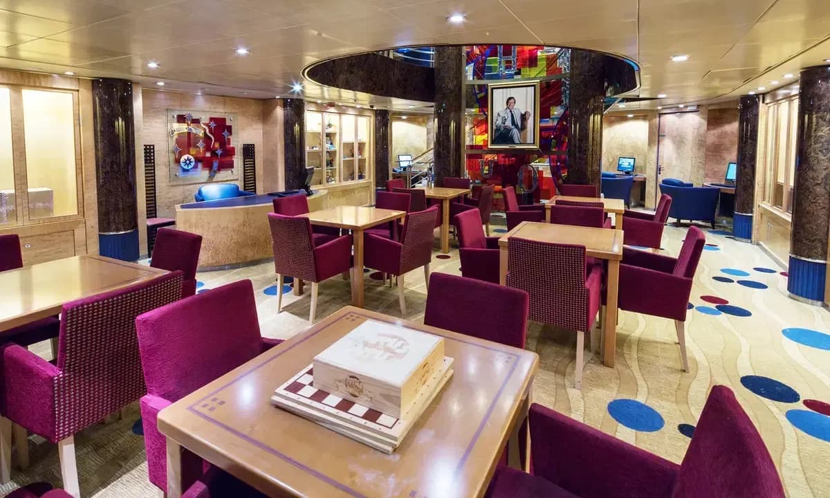 Library & Card Room, Voyager of the Seas