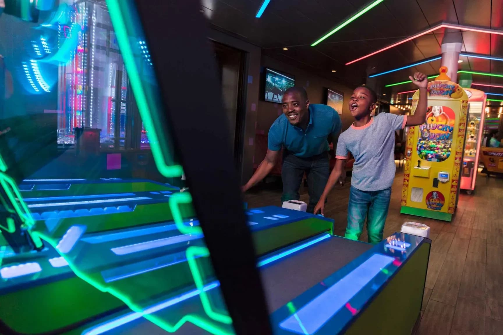 Royal Caribbean Playmakers℠ Bar & Arcade - kids cruise blog