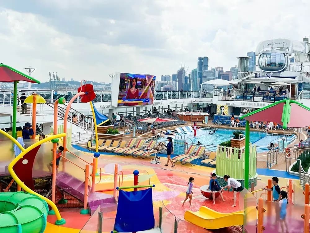 Spectrum-of-the-Seas pool deck