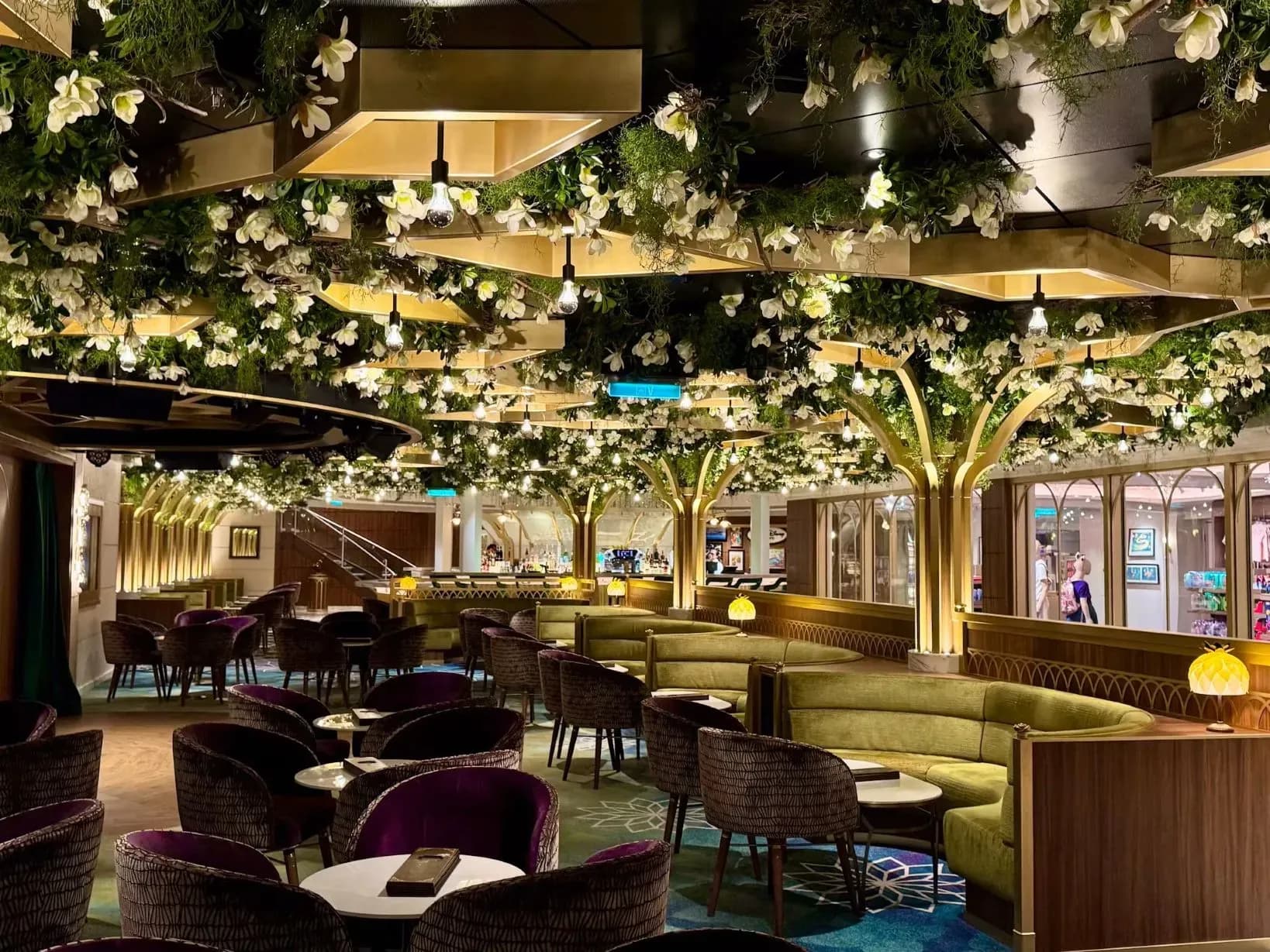 Disney Adventure restaurant and dining