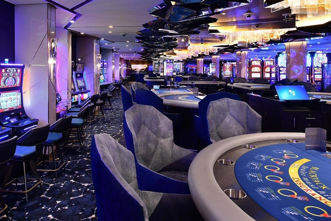 Celebrity cruiseship casino