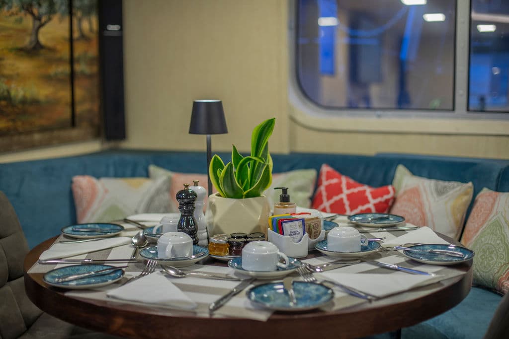 Harmony V Dining 