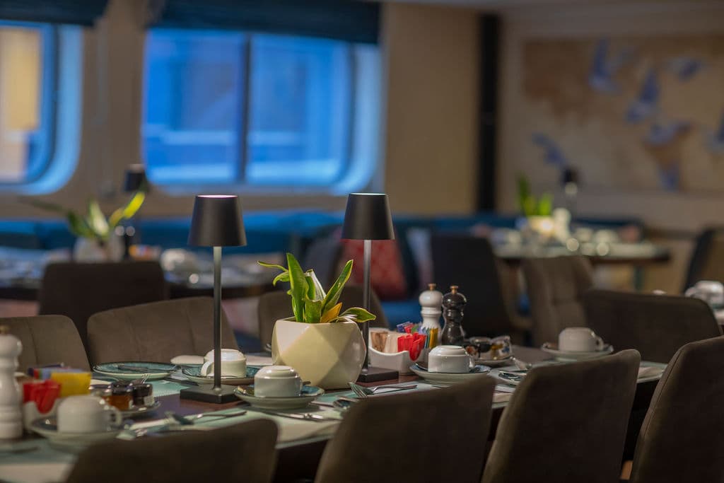 Harmony V Dining 