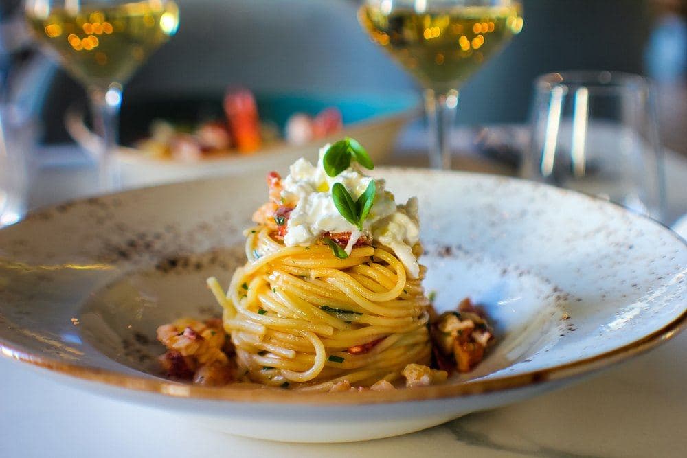 azamara food and restaurant