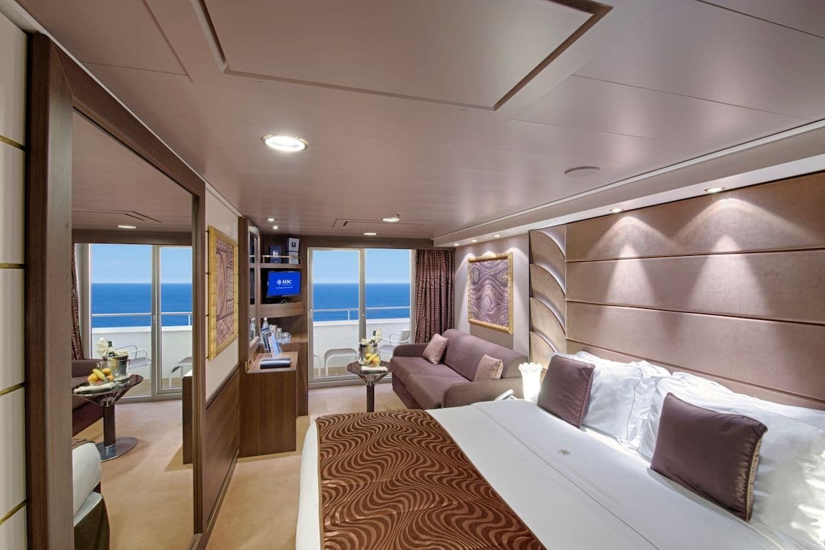 MSC Divina Cabins - MSC Yacht Club Deluxe Suite