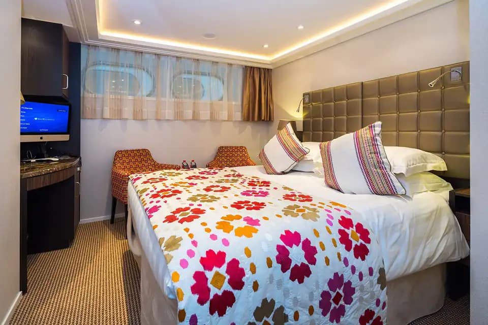 amalucia river ship Fixed window cabin
