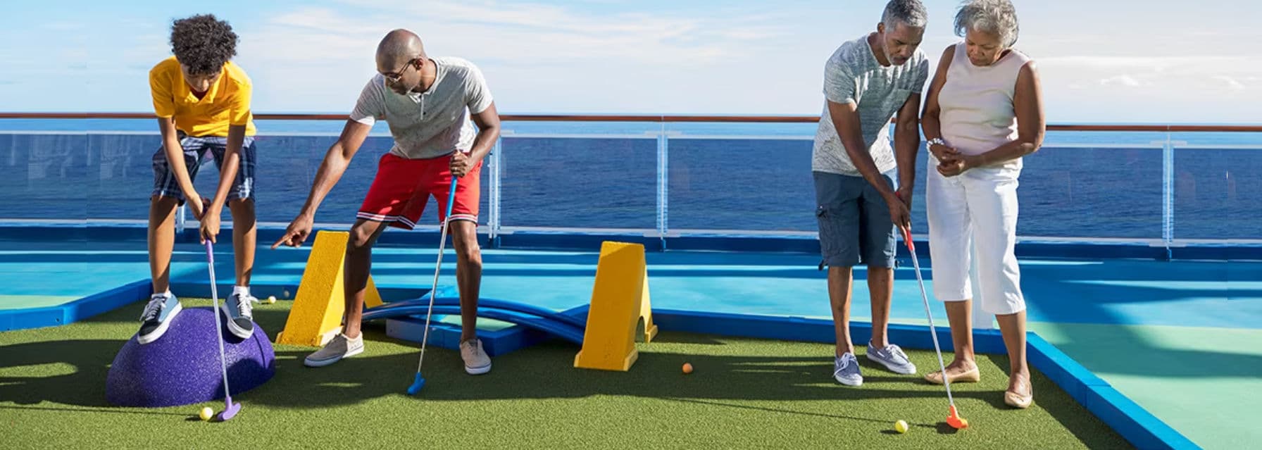 Mini golf lesson on a cruise ship, play mini golf on cruise - sea day activities