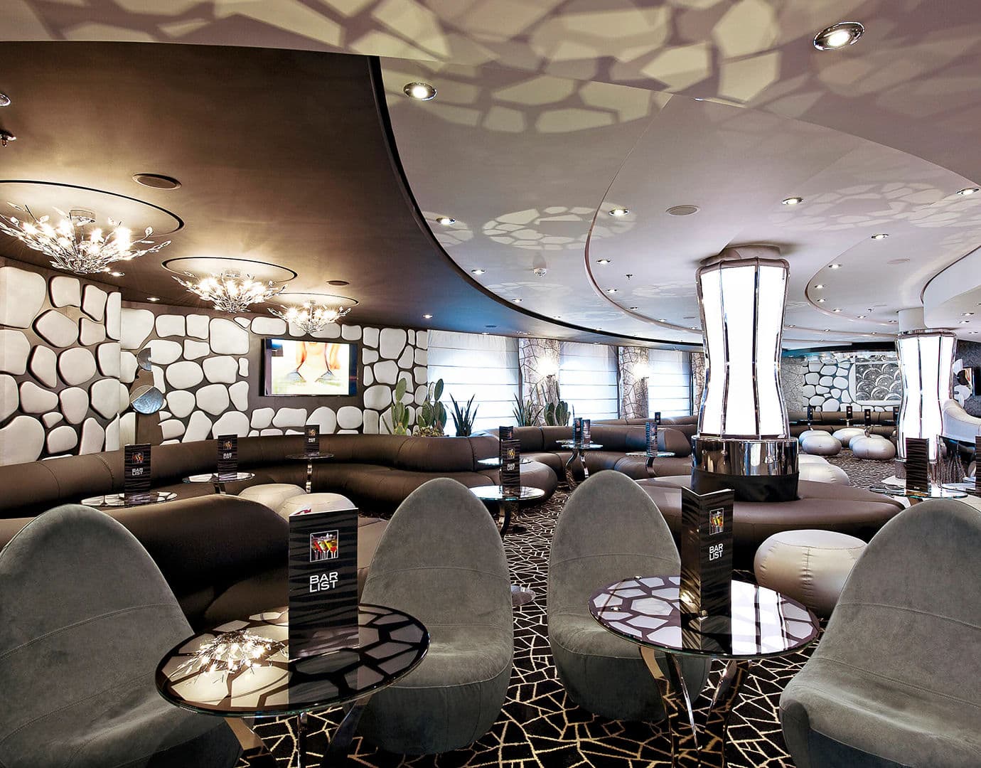 MSC Divina Dining 