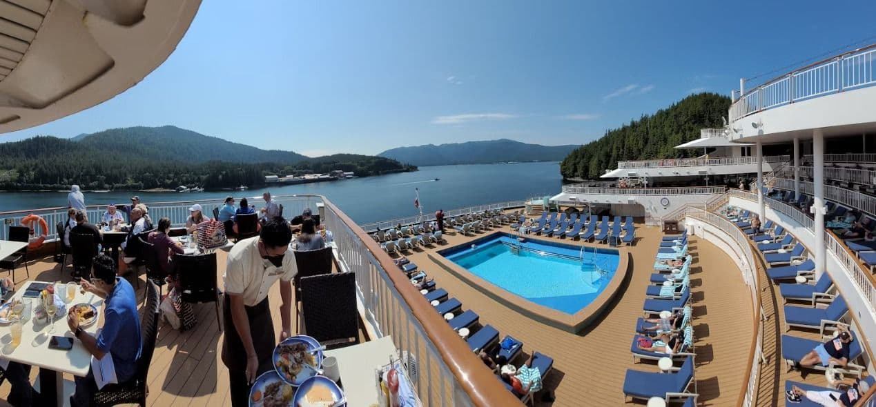 Norwegian Spirit pool 