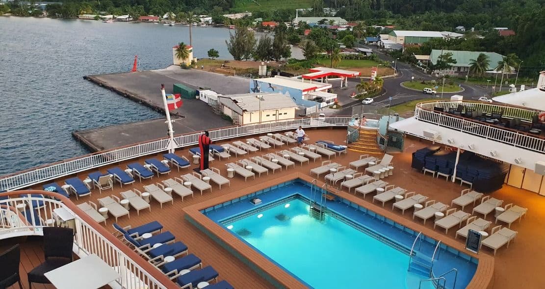 Norwegian Spirit Pool 