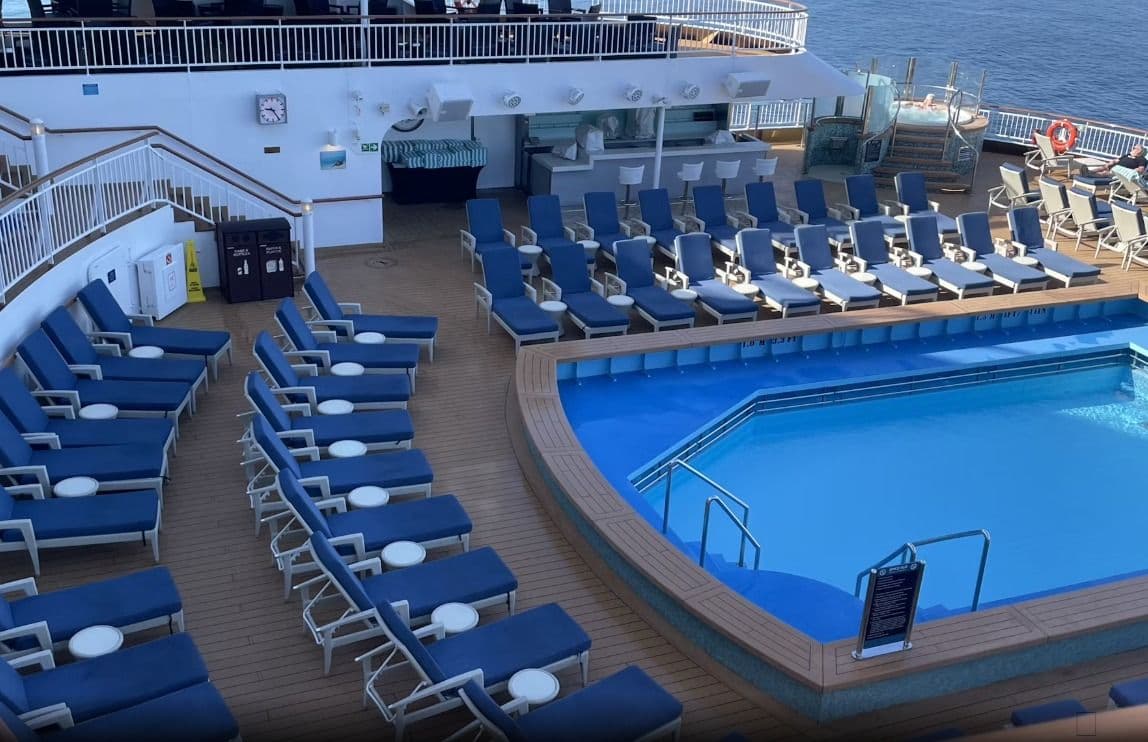 Norwegian Spirit Pool 
