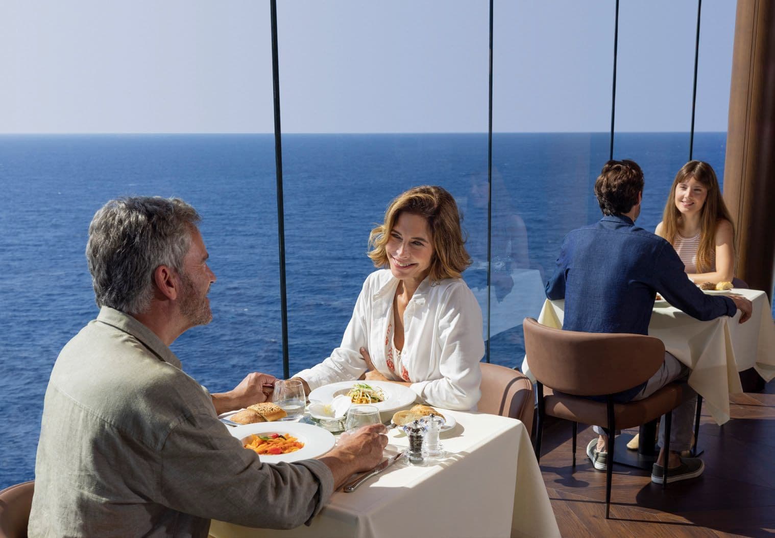 Cruiseship Dining, restaurant at sea