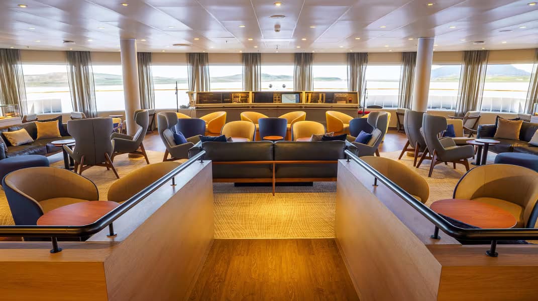 Quark Expeditions_Ultramarine_lounge