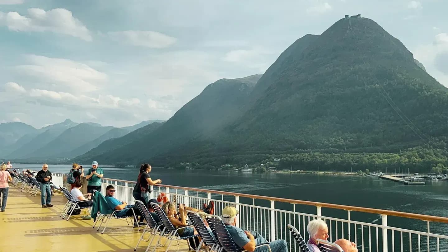 MS Trollfjord cruise ship lounge