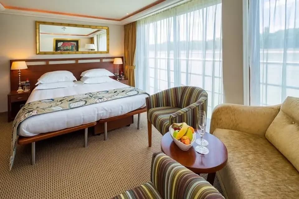 Amawaterways Amadante - Violin Deck Suite French Balcony