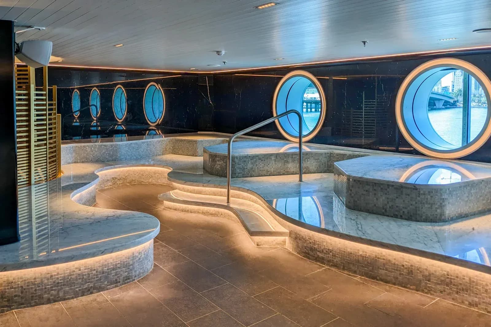 virgin voyage Valiant lady spa