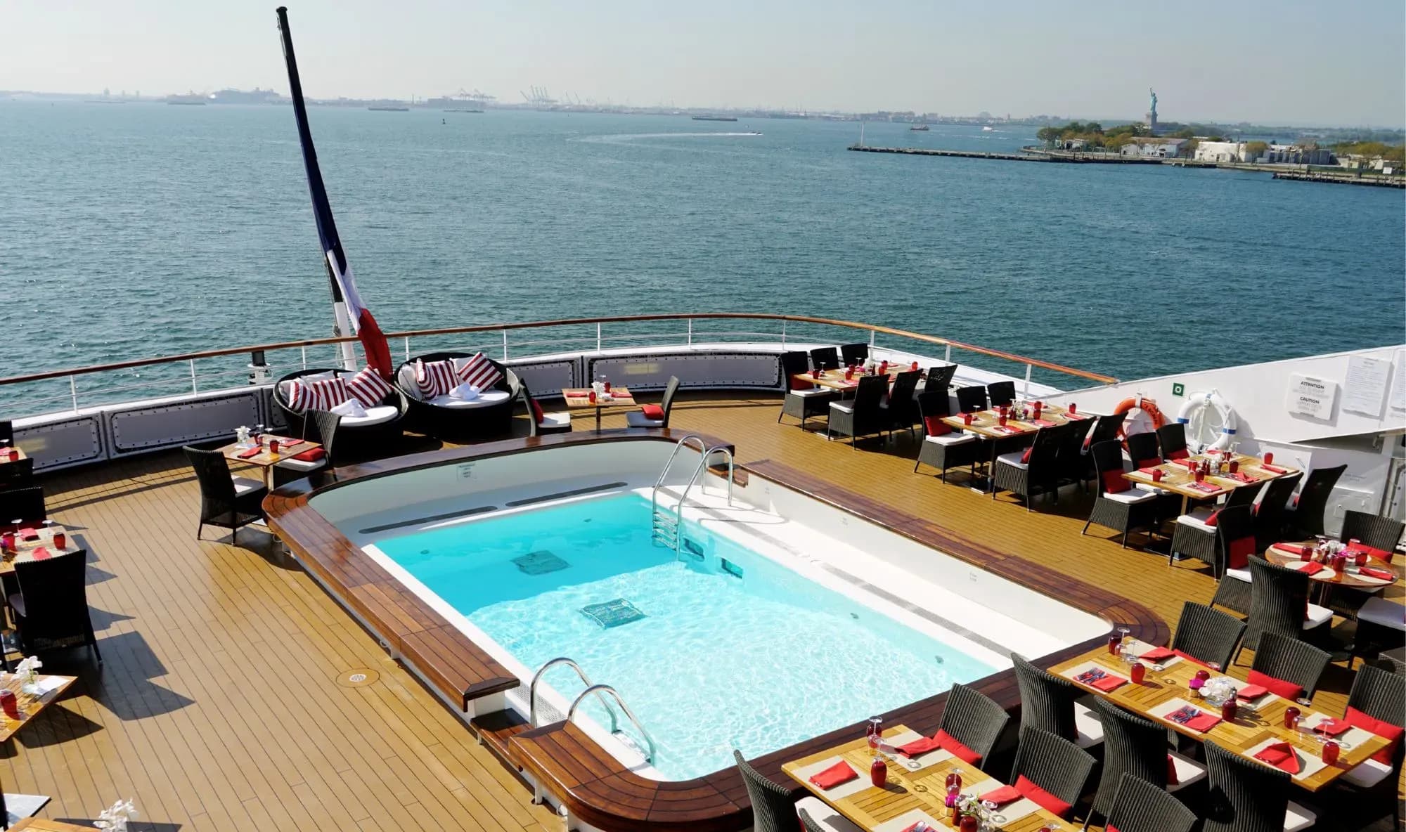 Ponant L'Austral Luxury Yacht lounge