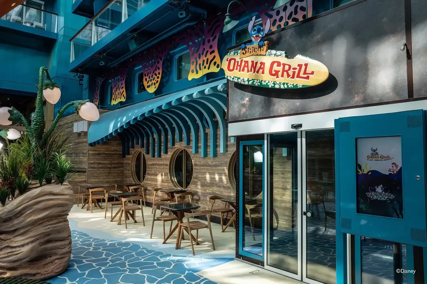 Disney Adventure, Dining