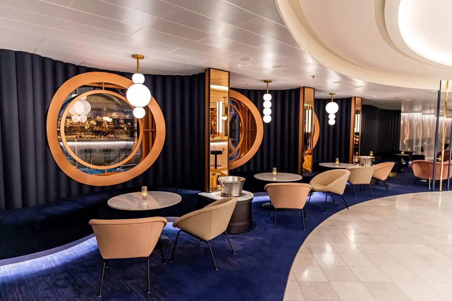 virgin voyage Valiant lady lounge
