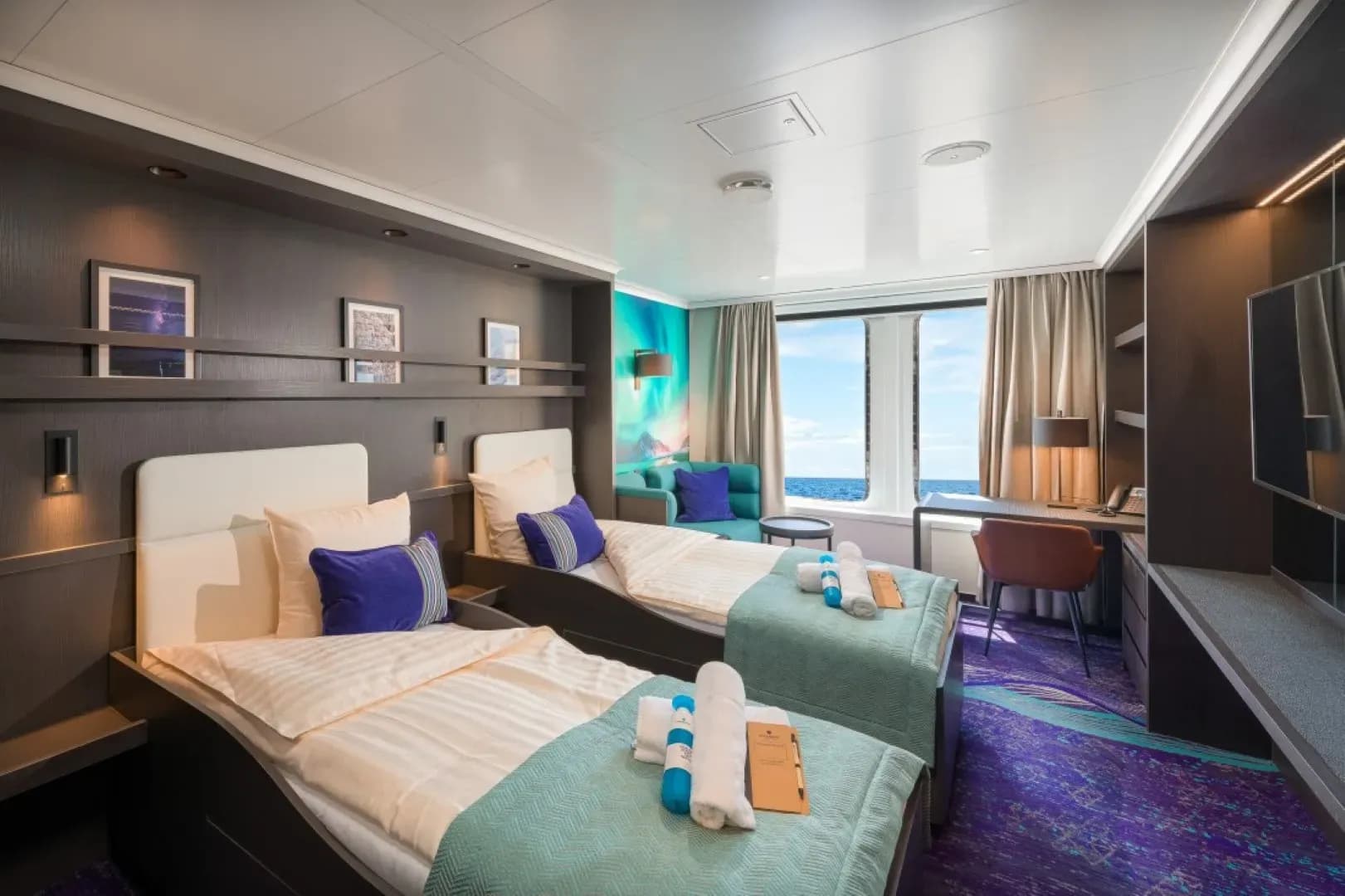 Oceanwide Expeditions - M/V Hondius, Twin Deluxe