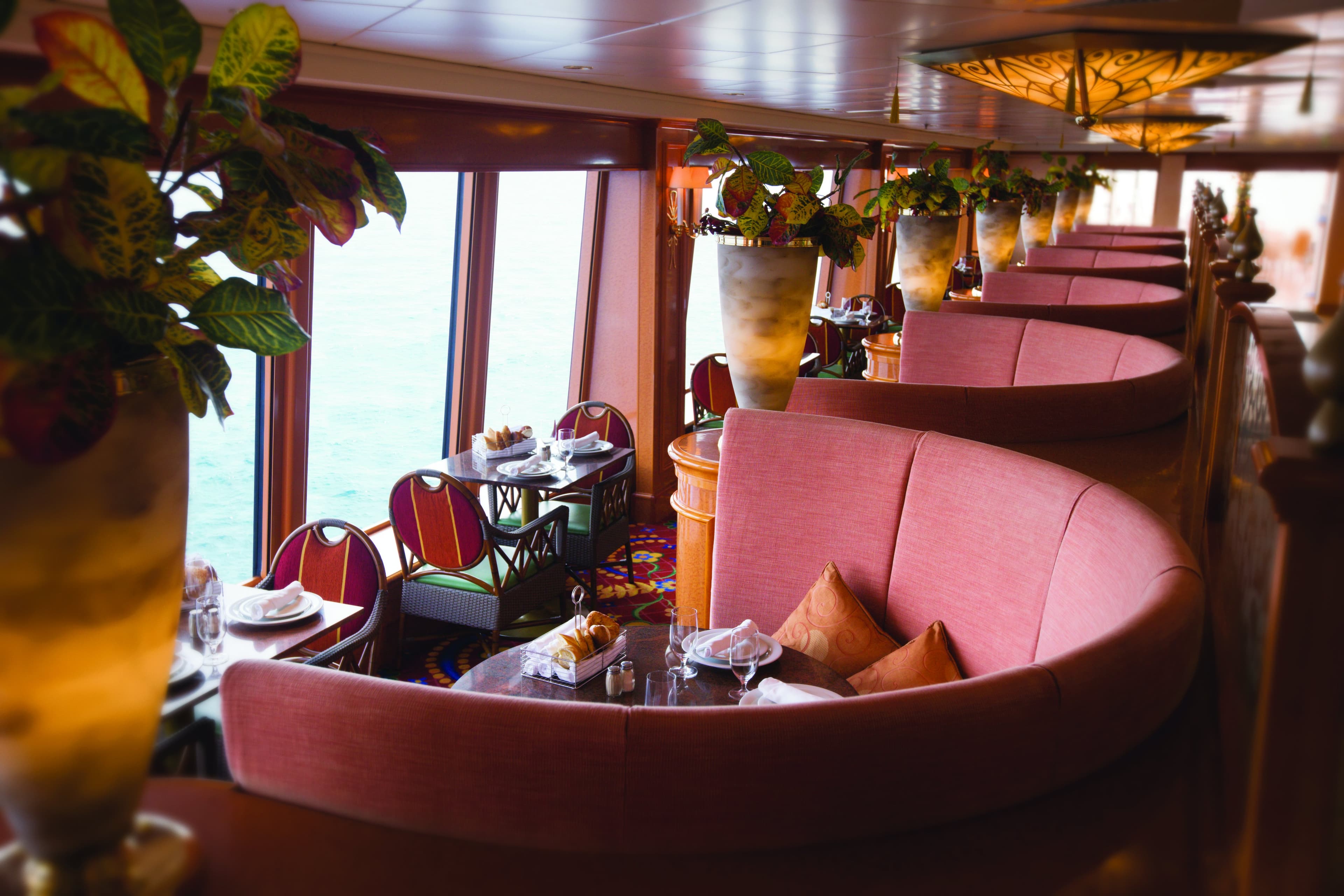 Norwegian Pearl Dining