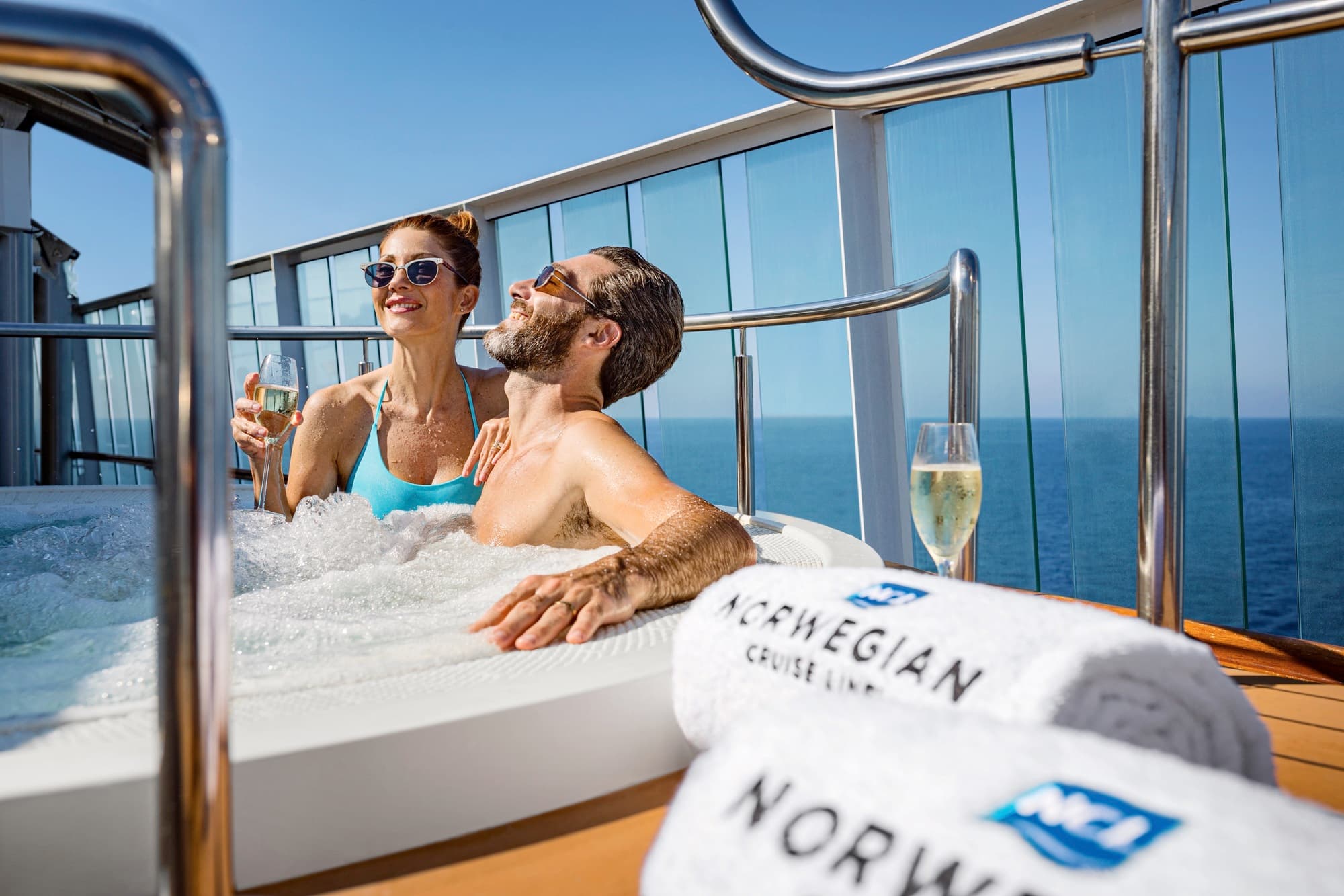 Norwegian Epic, Hot Tubs