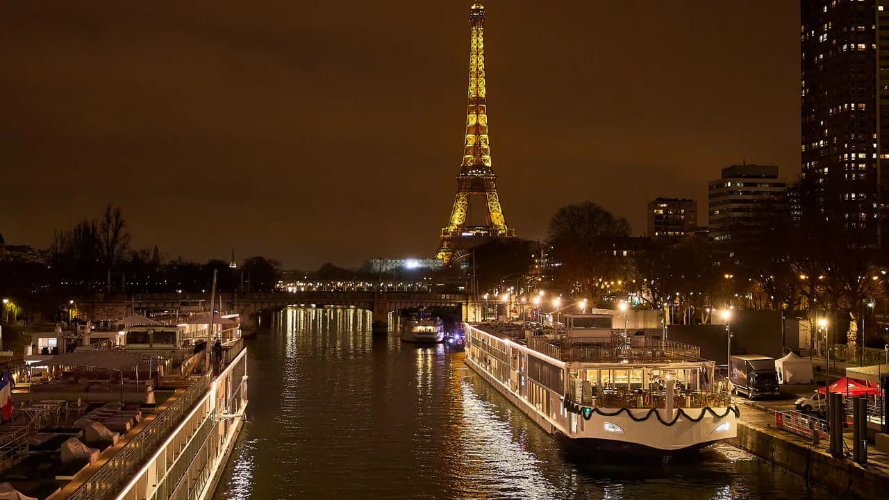 Viking Seine-Ship-Eiffel-Tower-Night-Lights-Paris