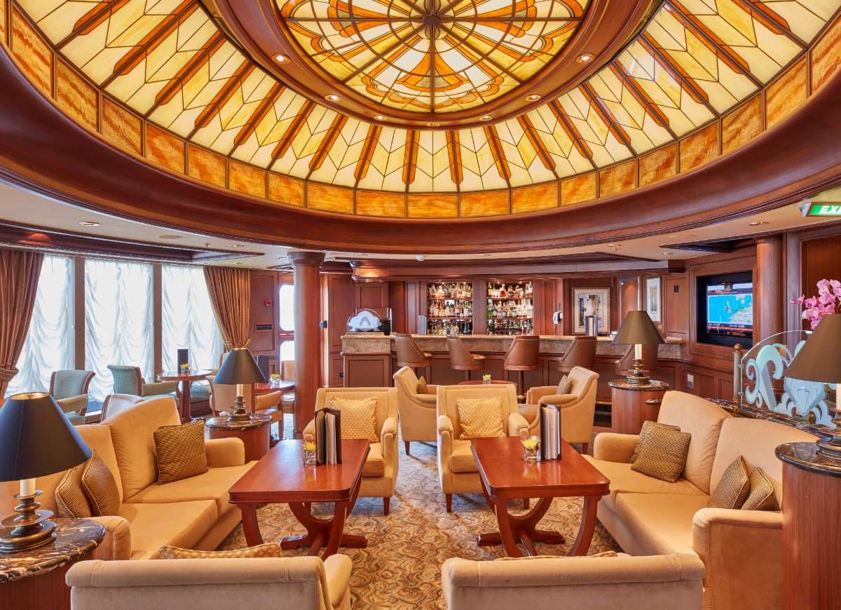 Queen elizabeth cunard Lounge