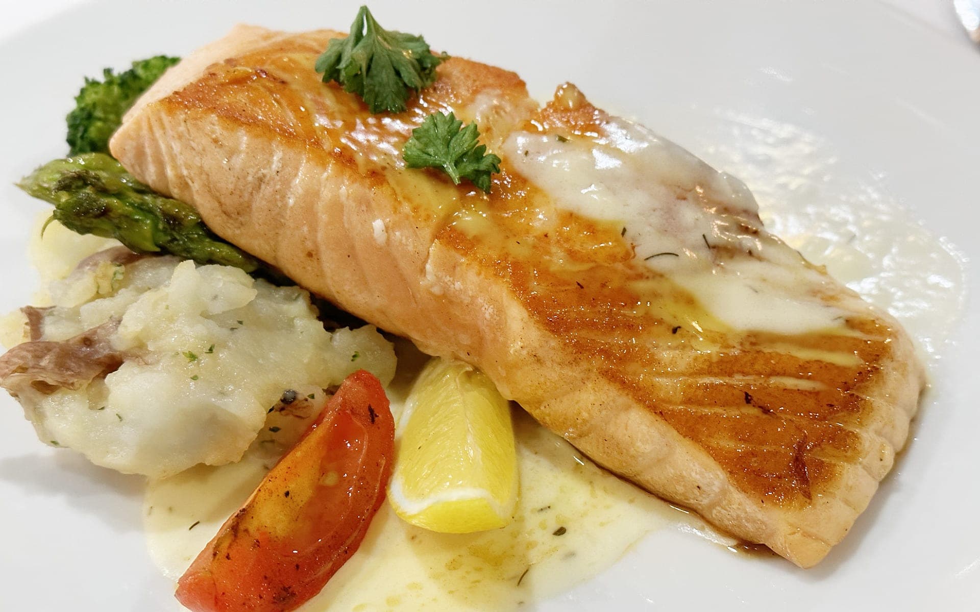 azamara food and restaurant