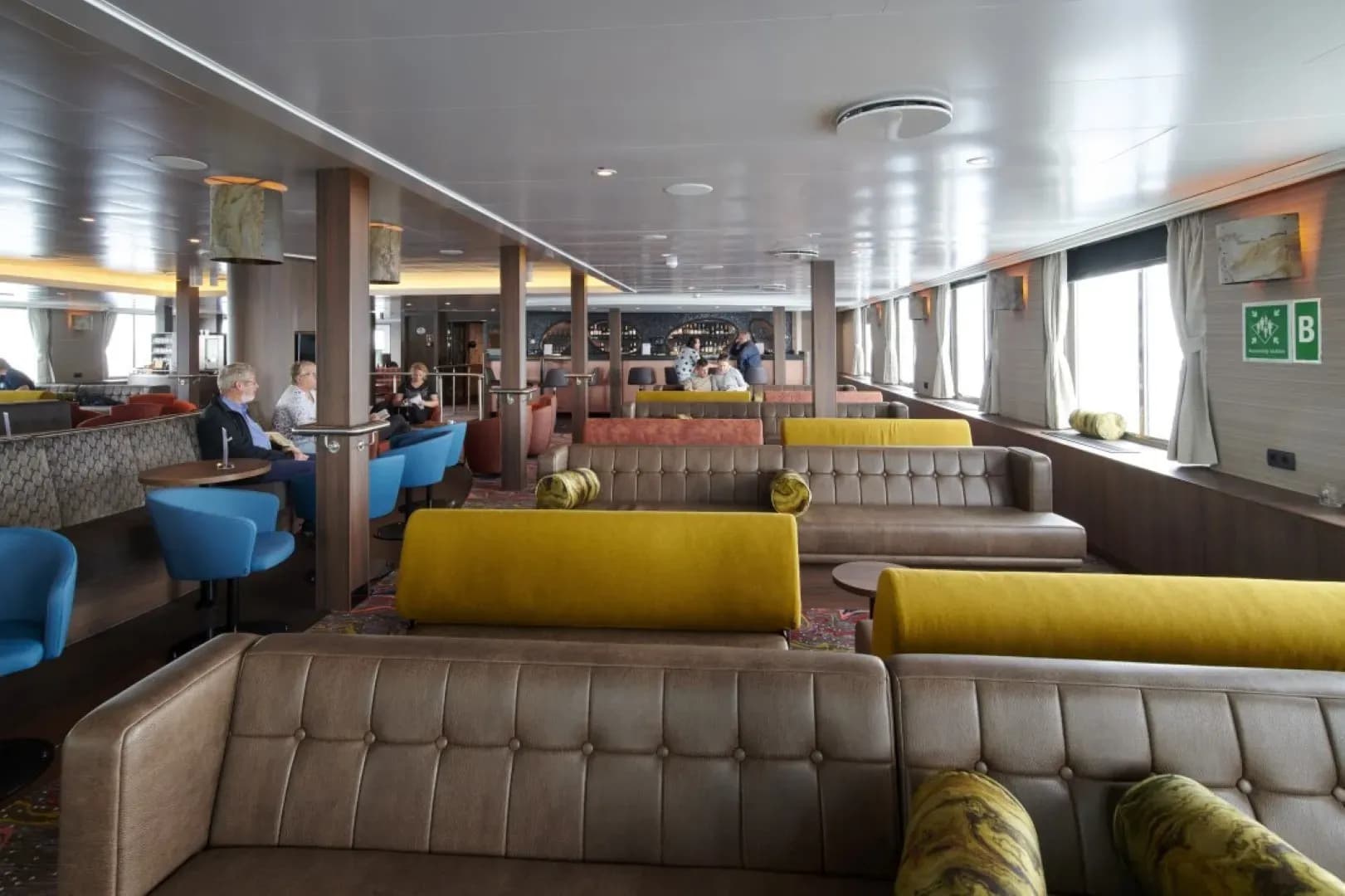 Oceanwide Expeditions - M/V Hondius, Observation lounge