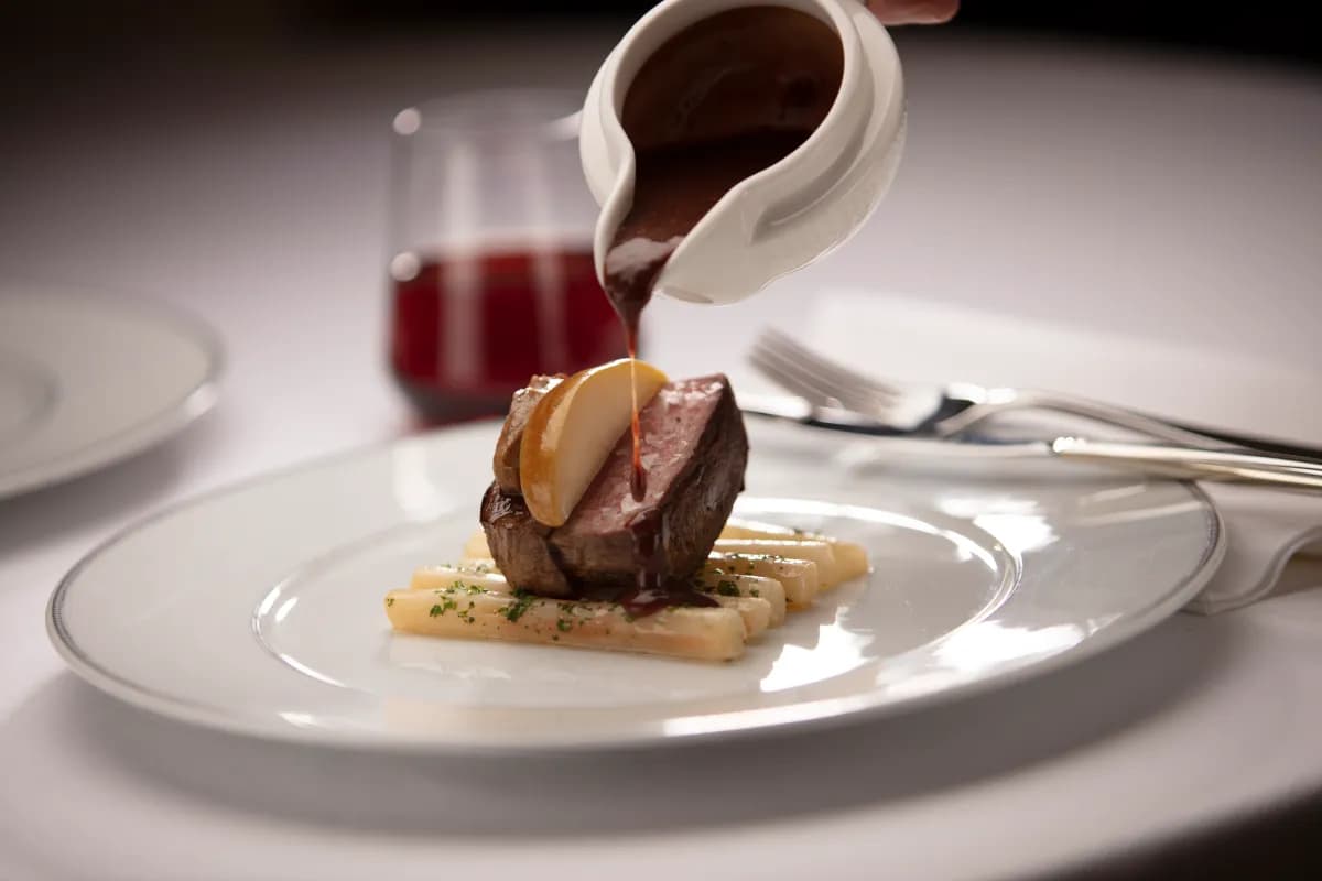 regent seven seas Food and restaurant