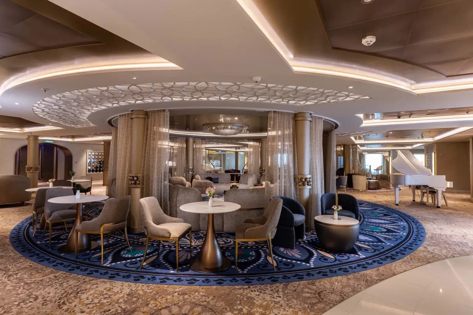 Disney Adventure Cruise - Concierge Lounge