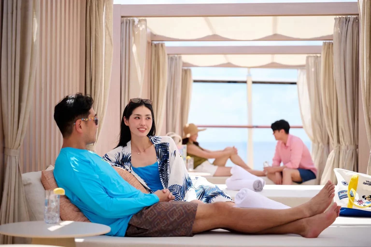 Disney Adventure Cruise - pool lounge