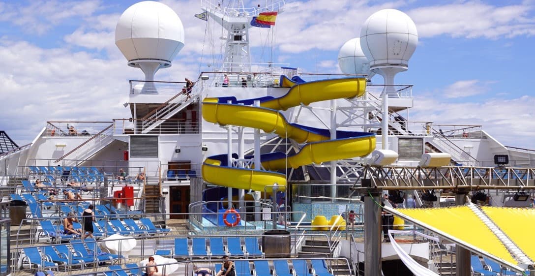 Costa Fortuna interior