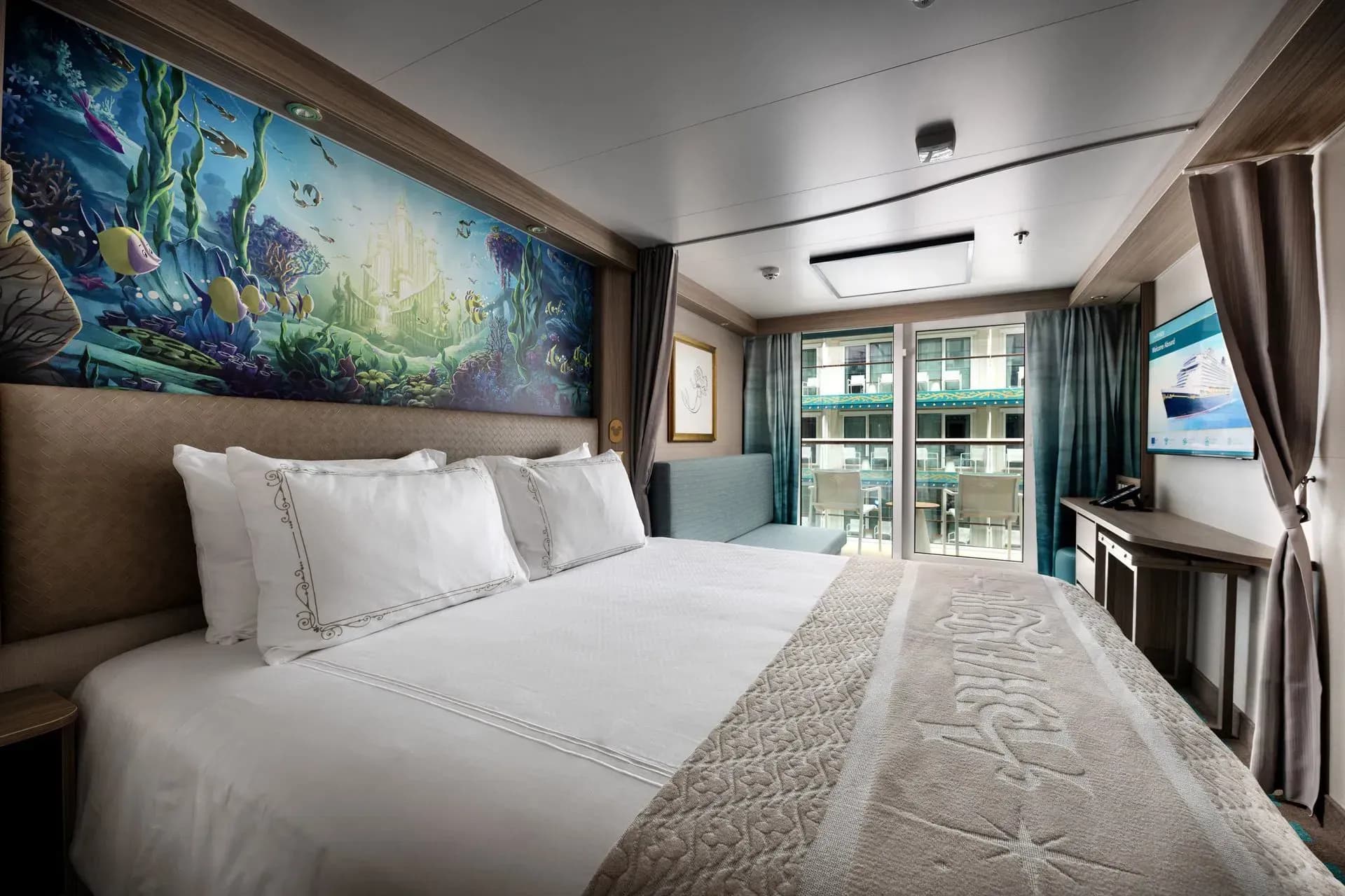 deluxe-garden-view-stateroom-with-verandah-disney-adventure